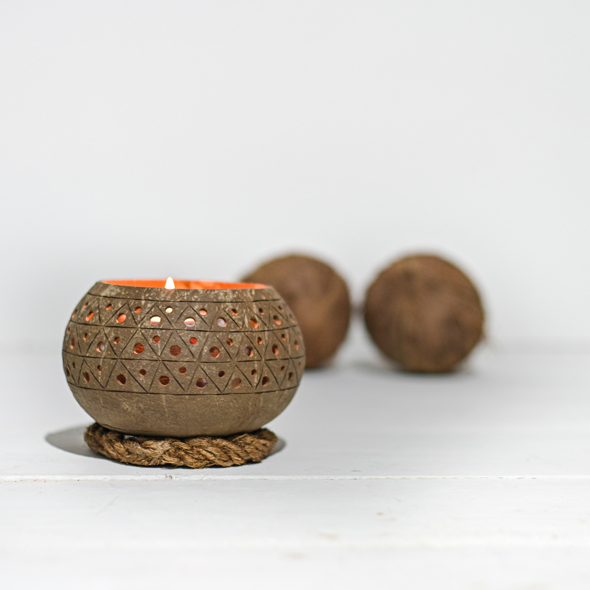 MINIMAL LIST Βάση ρεσό από κέλυφος καρύδας 12-13εκ.